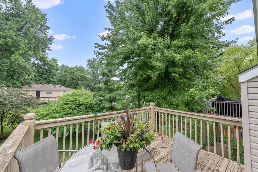 Beautiful Townhome, 11 Minutes To Downtown, Kcmo. Kansas City Exterior photo